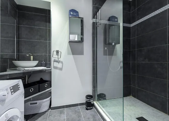 Ultra Large 2 Bdr Near Massena Square * Niza