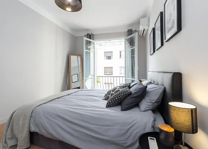 Ultra Large 2 Bdr Near Massena Square Apartment Nice