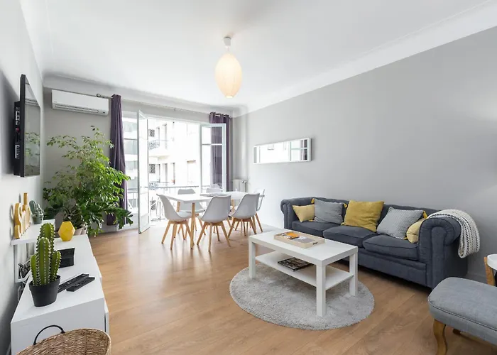 Ultra Large 2 Bdr Near Massena Square 尼斯